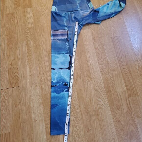 NEW! Zella "Renew" Ultra High Waist Print Leggings - size XS in Blue - Picture 9 of 13
